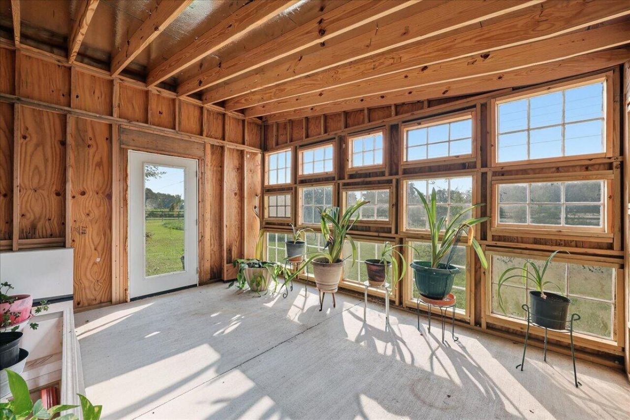 918 Friendship Road Photo 60