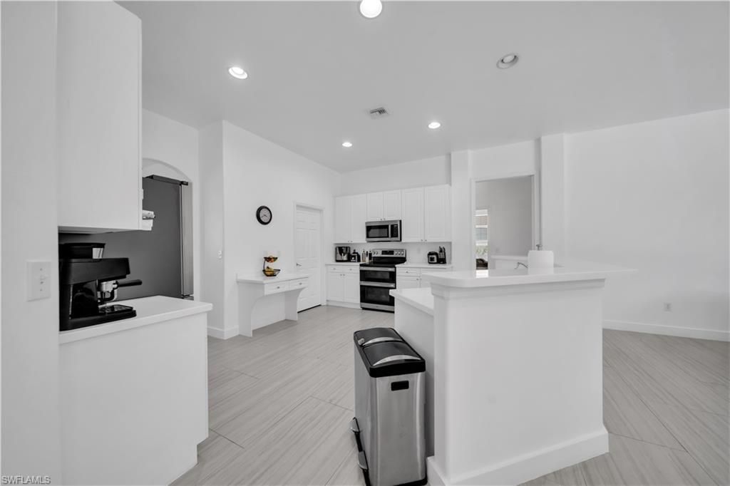 11142 Lakeland Cir, Fort Myers, FL 33913 Photo