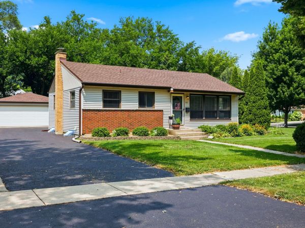 202 Bonnie Brae Avenue , Itasca, IL 60143