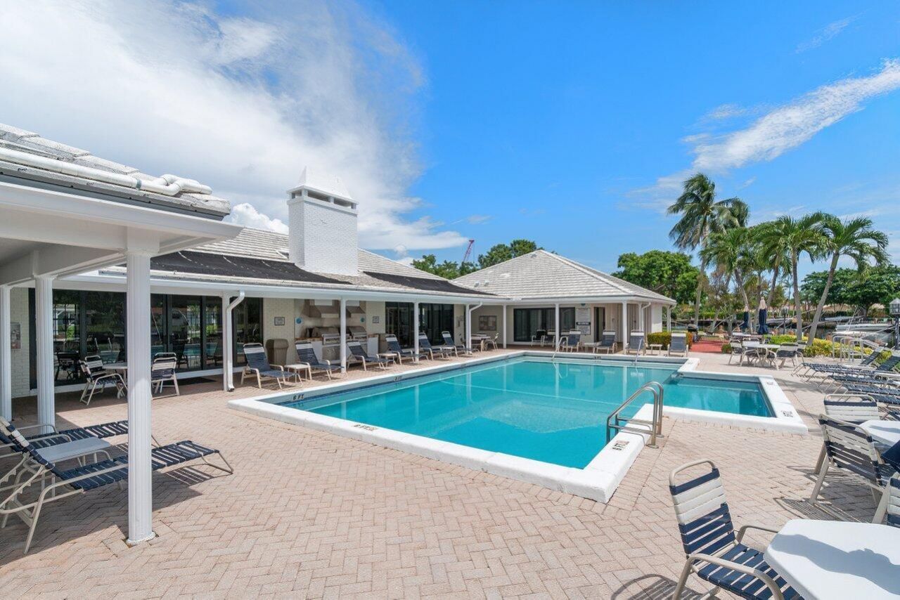 120 Cypress Club Drive, Unit 231, Pompano Beach, FL 33060 Photo