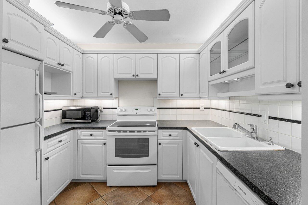 120 Cypress Club Drive, Unit 231, Pompano Beach, FL 33060 Photo