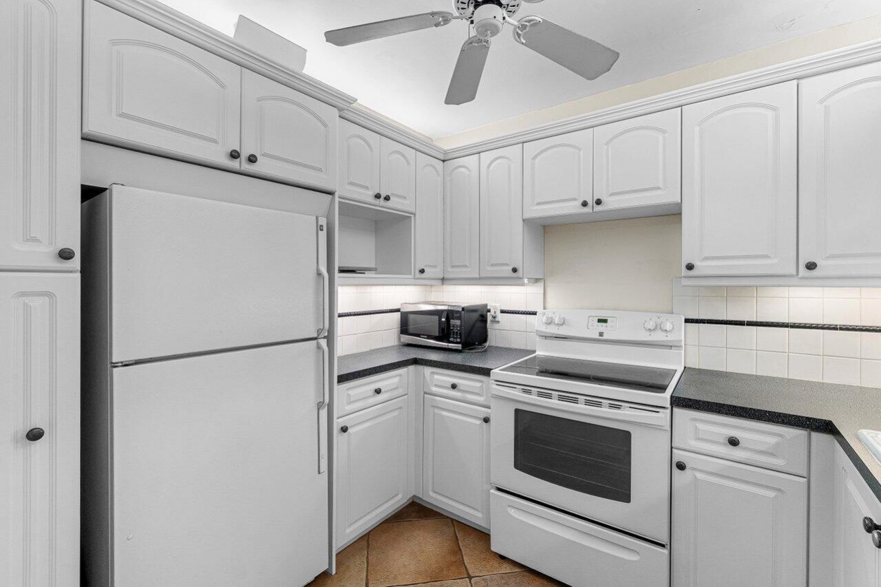 120 Cypress Club Drive, Unit 231, Pompano Beach, FL 33060 Photo