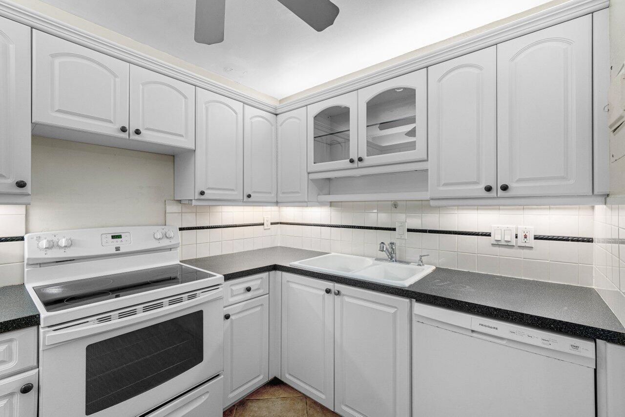 120 Cypress Club Drive, Unit 231, Pompano Beach, FL 33060 Photo