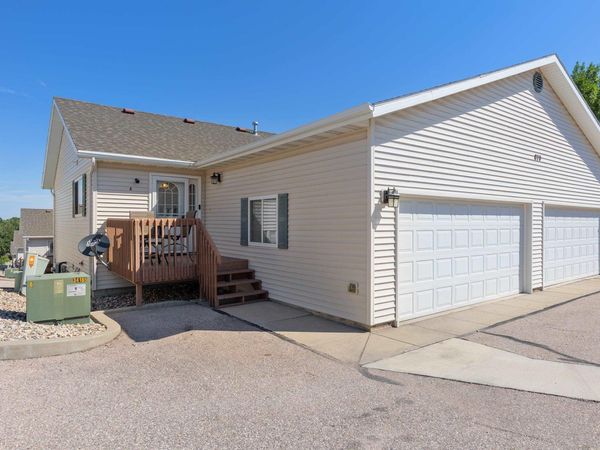 879 E MINNESOTA, Rapid City, SD 57701