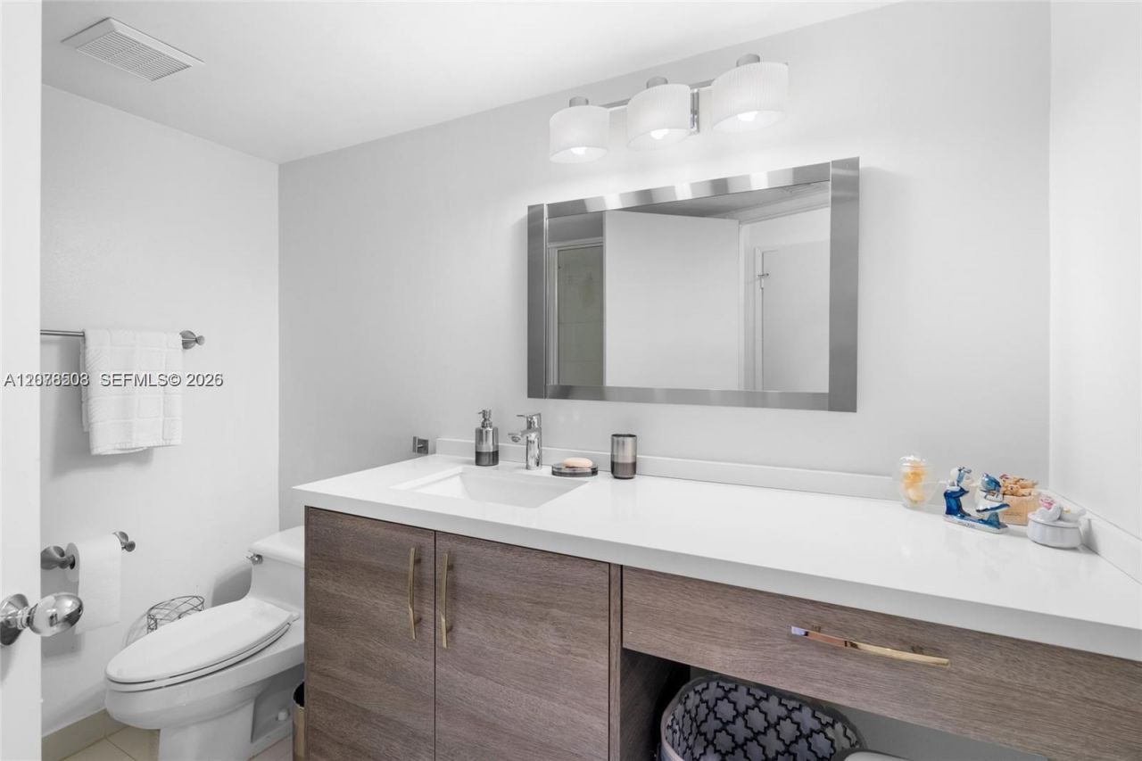 19195 NE 36th Ct , Unit 2502, Aventura, FL 33180 Photo
