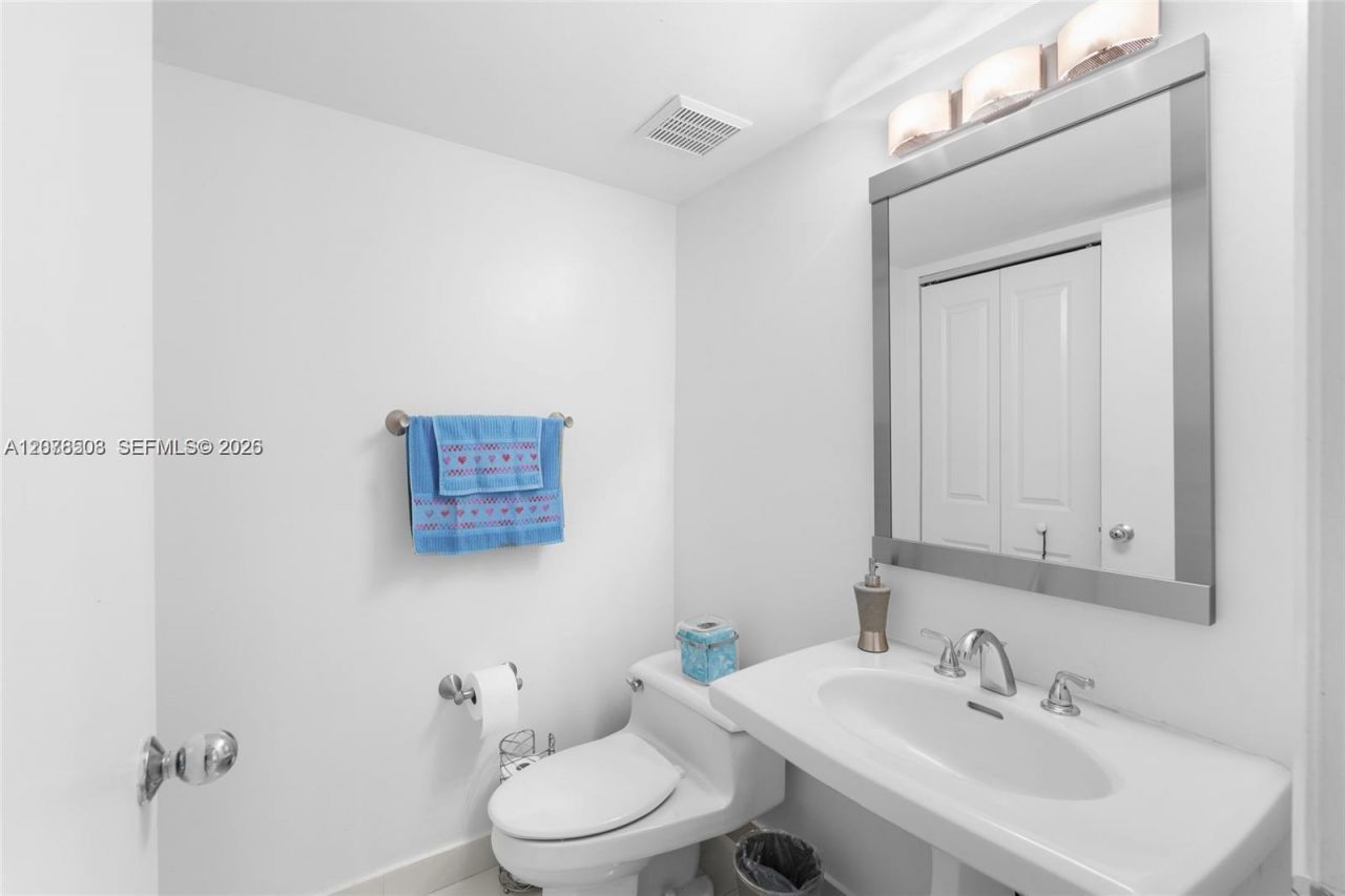 19195 NE 36th Ct , Unit 2502, Aventura, FL 33180 Photo