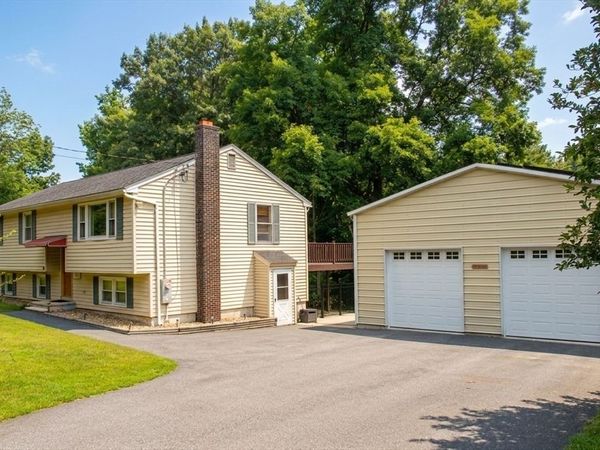 19 Long Pond Road, Tyngsborough, MA 01879