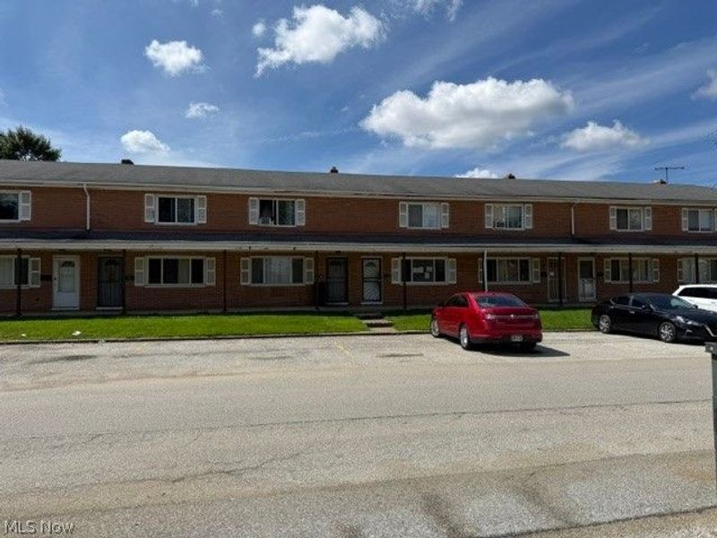 4906 Banbury Court, Unit 6, Warrensville Heights, OH 44128 Photo 6
