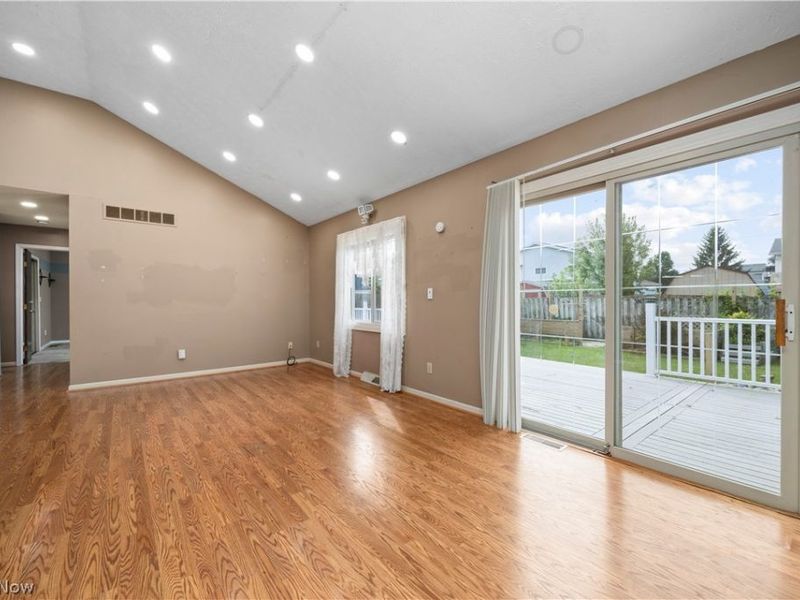 4101 Ivanhoe Drive, Lorain, OH 44053 Photo 12