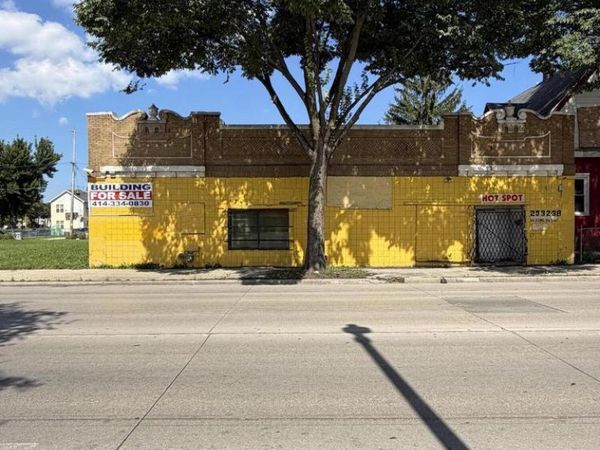 2532 W Fond du lac AVENUE, Milwaukee, WI 53206