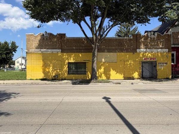 2532 W Fond du lac AVENUE, Milwaukee, WI 53206