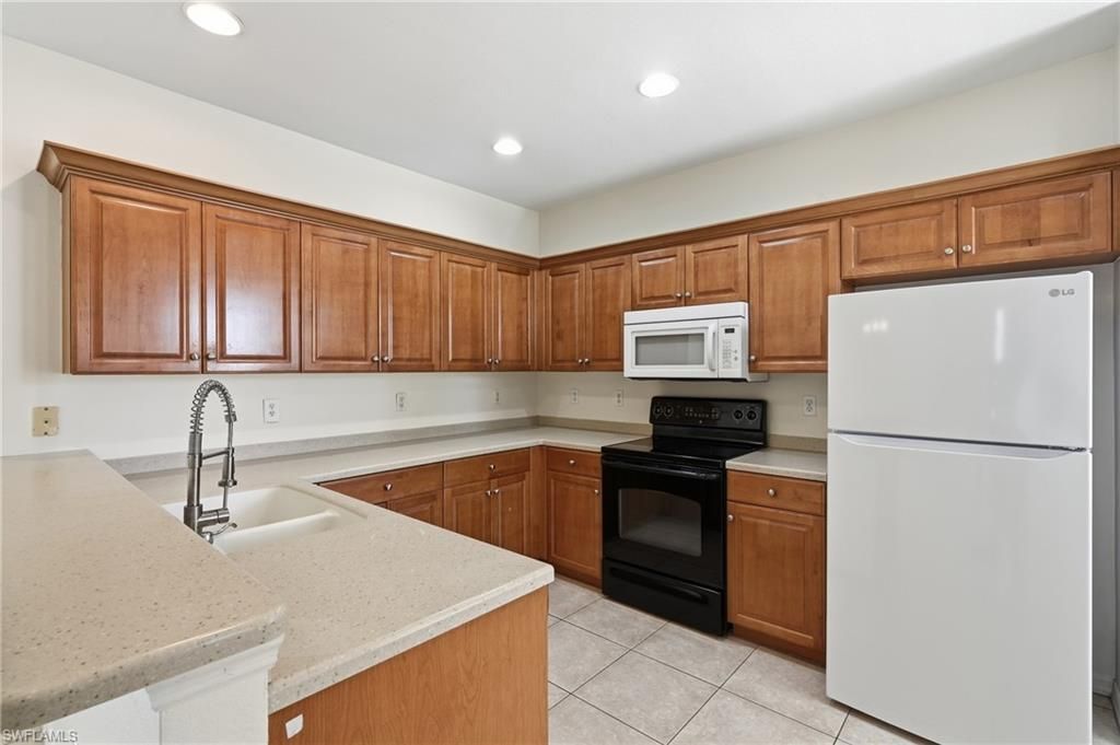 4327 Avian Ave , Fort Myers, FL 33916 Photo