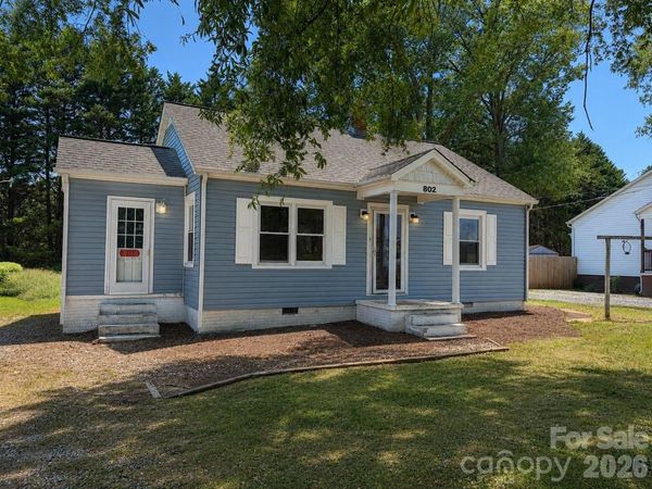 802 3rd Street SE, Conover, NC 28613