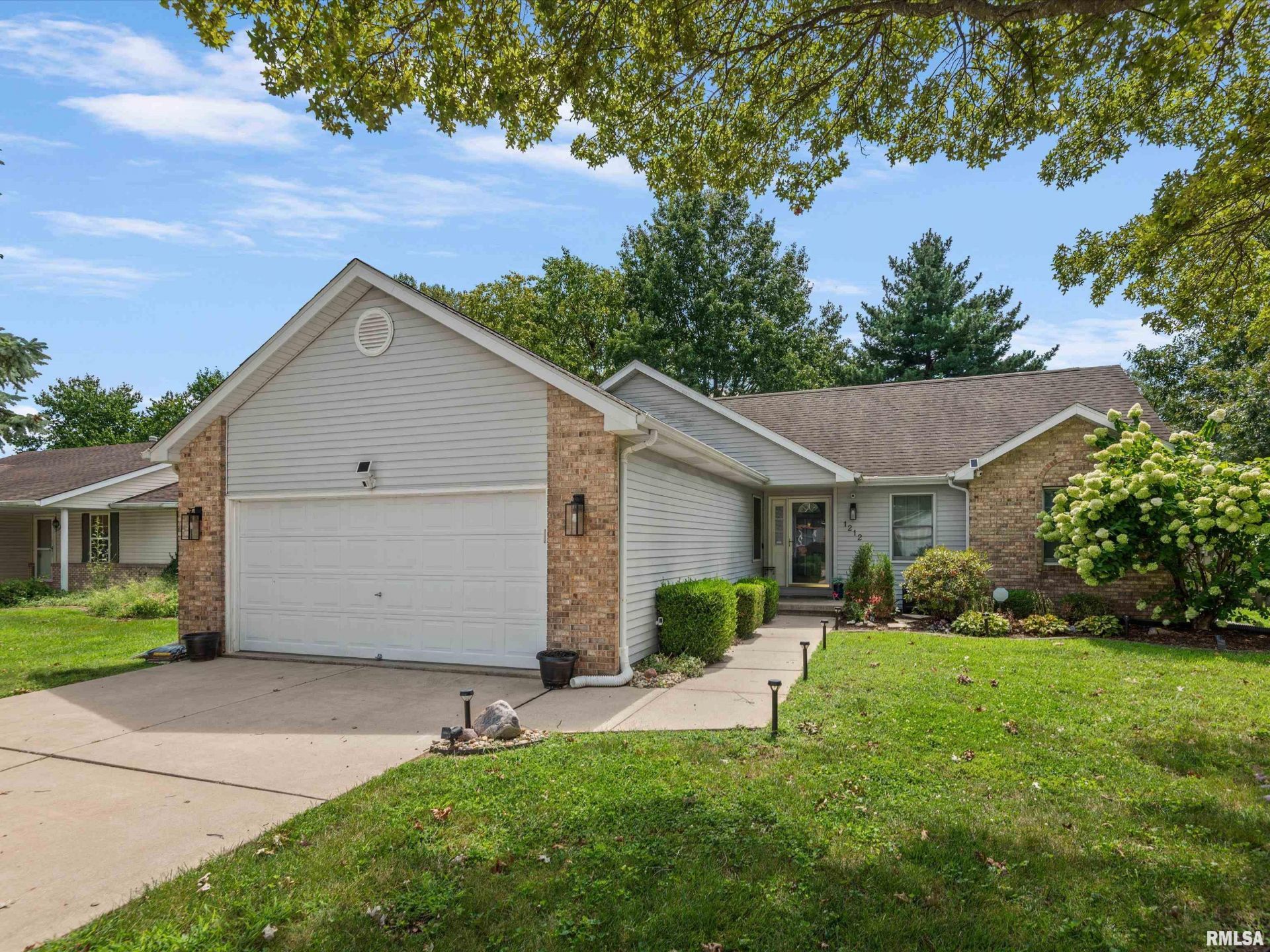 1212 Dani Lane, Springfield, IL 62712 Main Photo