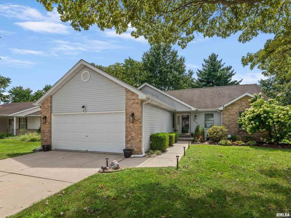 1212 Dani Lane, Springfield, IL 62712