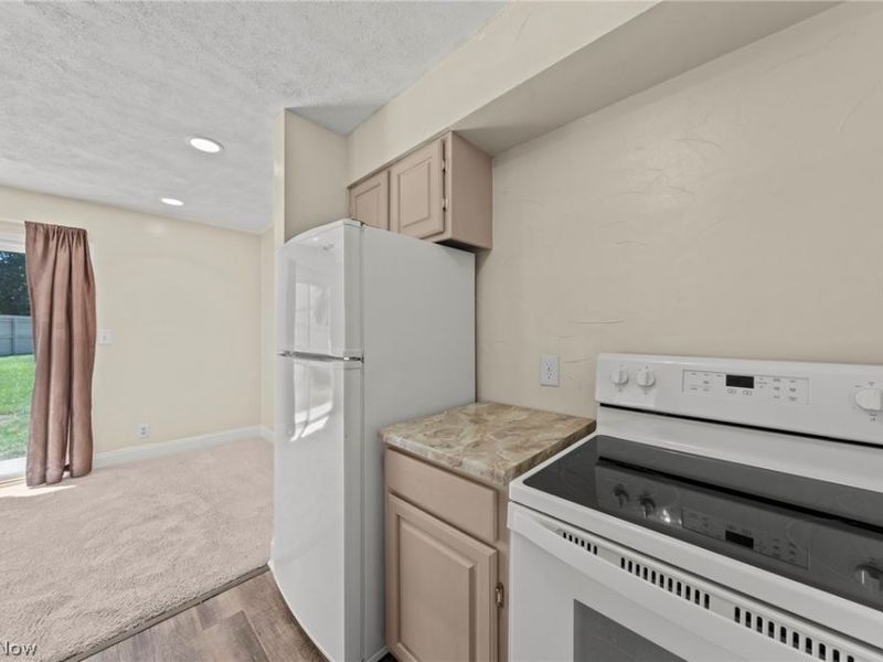 2542 Royal County Down, Unit A, Uniontown, OH 44685 Photo 13