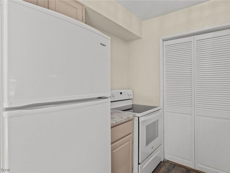 2542 Royal County Down, Unit A, Uniontown, OH 44685 Photo 14