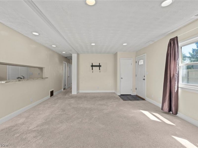 2542 Royal County Down, Unit A, Uniontown, OH 44685 Photo 19