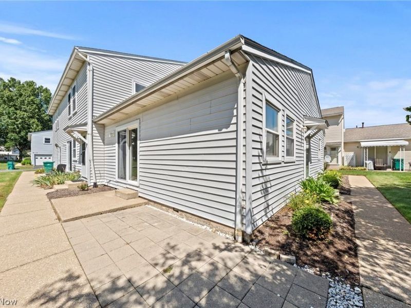 2542 Royal County Down, Unit A, Uniontown, OH 44685 Photo 28