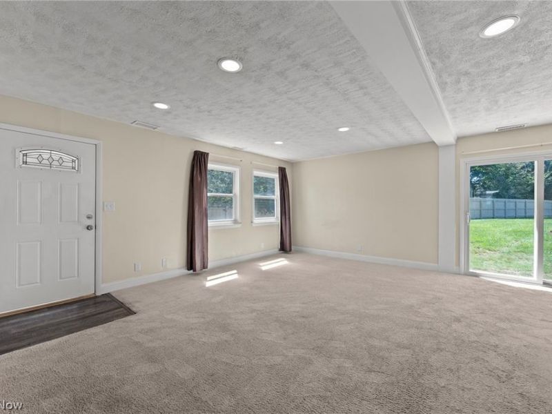 2542 Royal County Down, Unit A, Uniontown, OH 44685 Photo 3