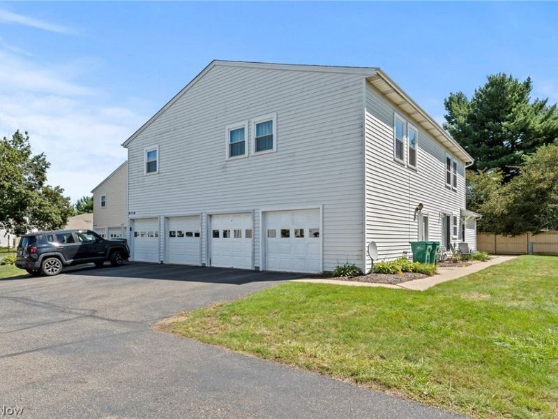 2542 Royal County Down, Unit A, Uniontown, OH 44685 Photo 31