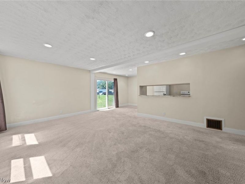 2542 Royal County Down, Unit A, Uniontown, OH 44685 Photo 5