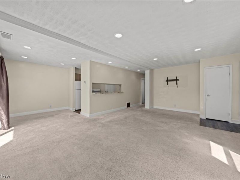 2542 Royal County Down, Unit A, Uniontown, OH 44685 Photo 6