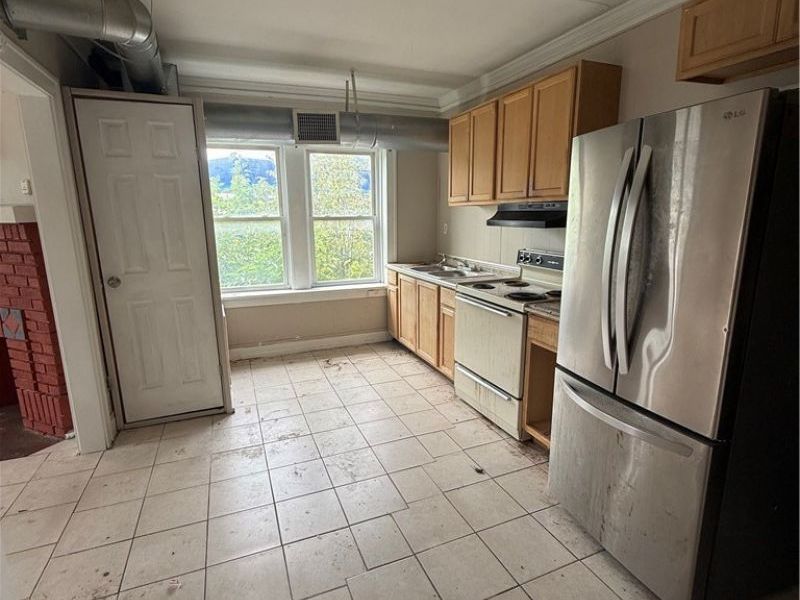 976 E 70th Street, Cleveland, OH 44103 Photo 10