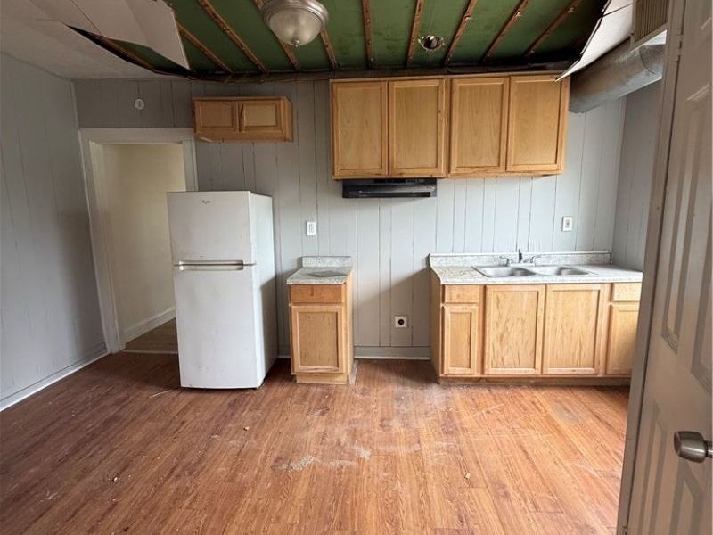 976 E 70th Street, Cleveland, OH 44103 Photo 13