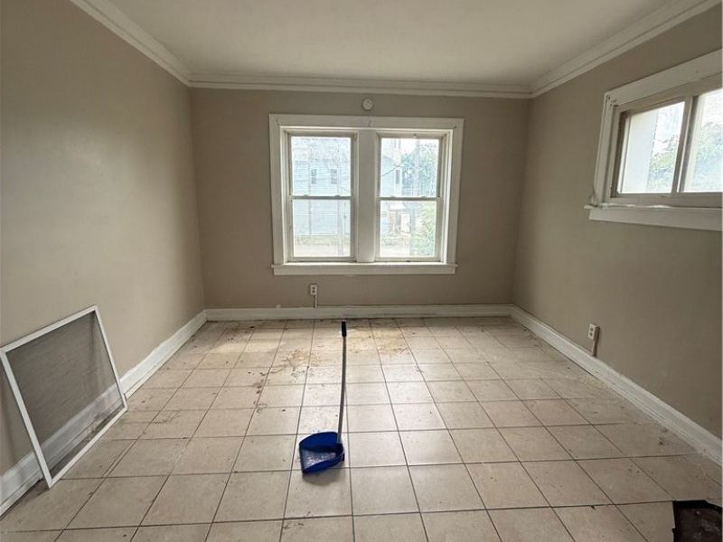 976 E 70th Street, Cleveland, OH 44103 Photo 8