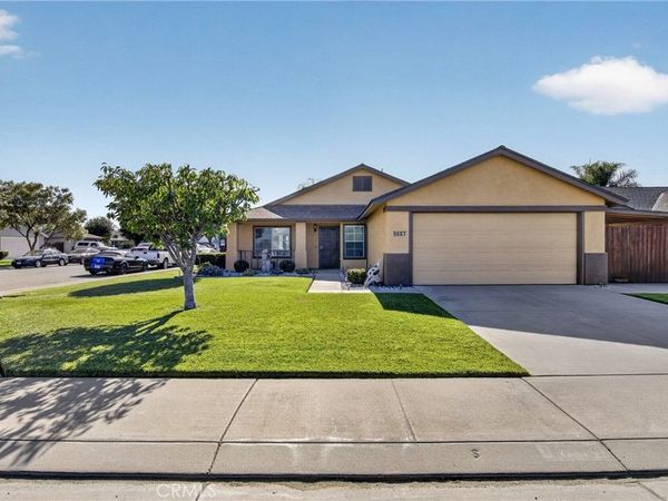 9667 Douglas Avenue, Delhi, CA 95315