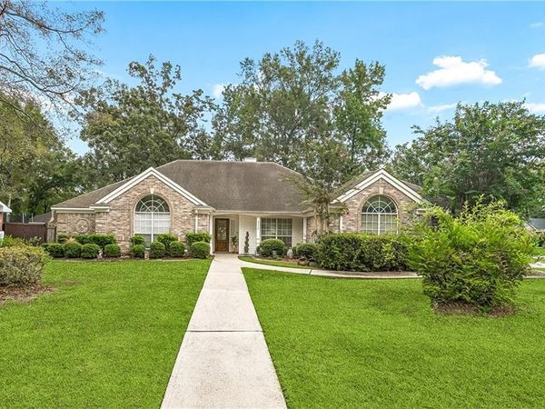 6032 CHATEAU LOIRE Circle, Mandeville, LA 70448