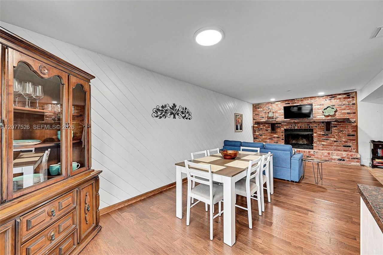 1201 Old Hiatus Rd, Plantation, FL 33323 Photo