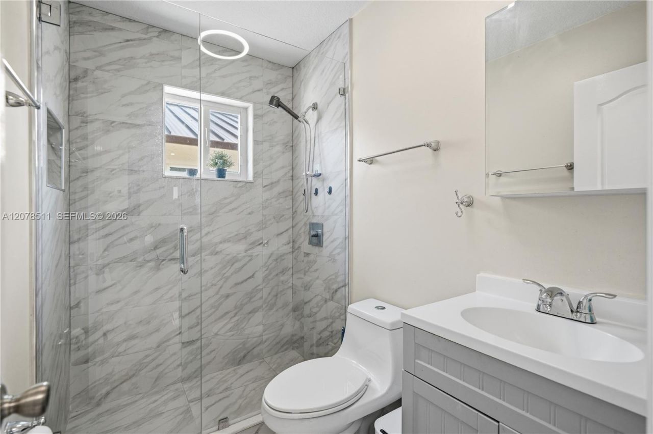 7456 W 34th Ln, Hialeah, FL 33018 Photo