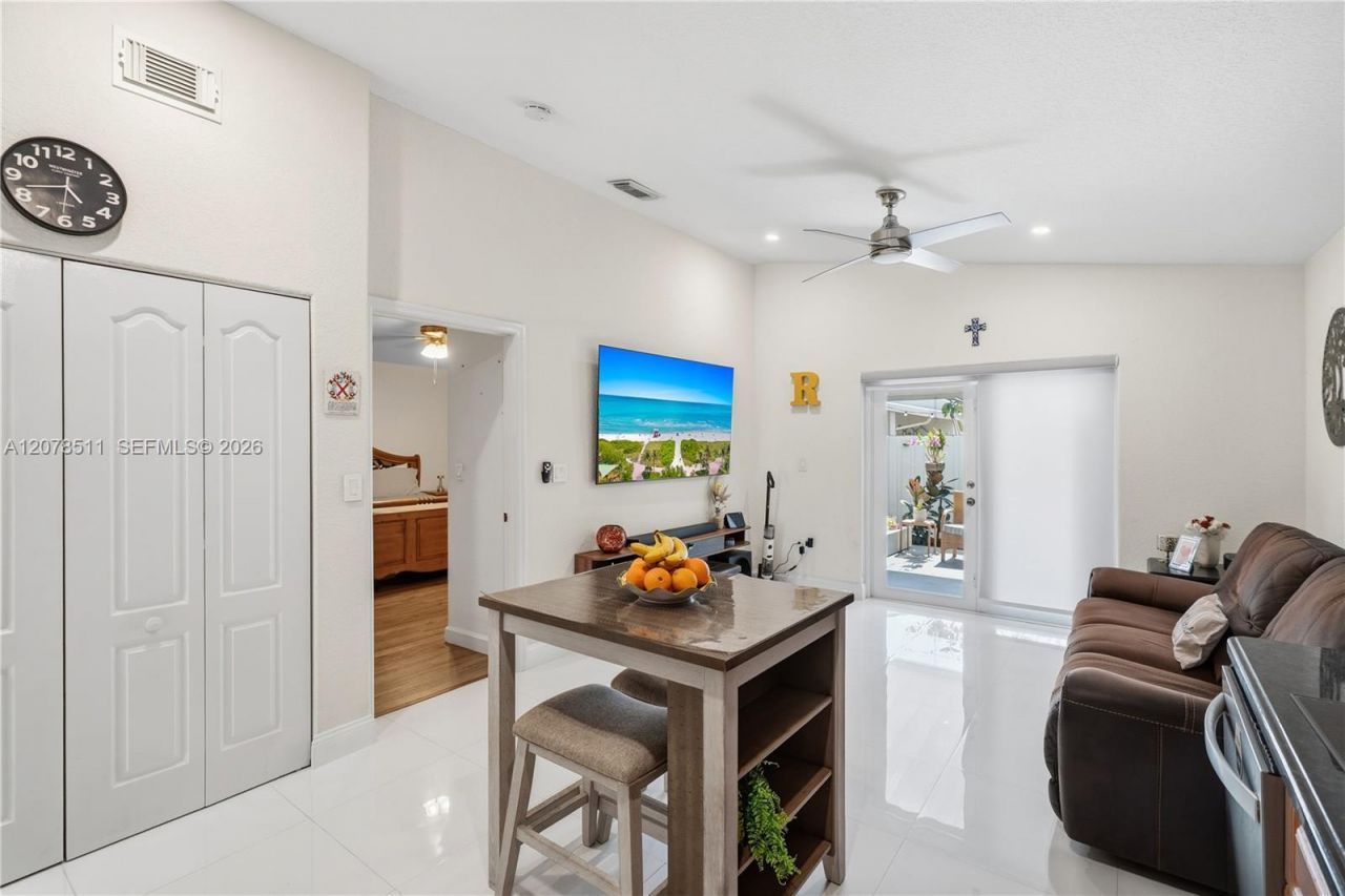 7456 W 34th Ln, Hialeah, FL 33018 Photo