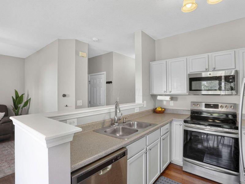 1216 Green Drive, Unit 605, Gahanna, OH 43230 Photo 12