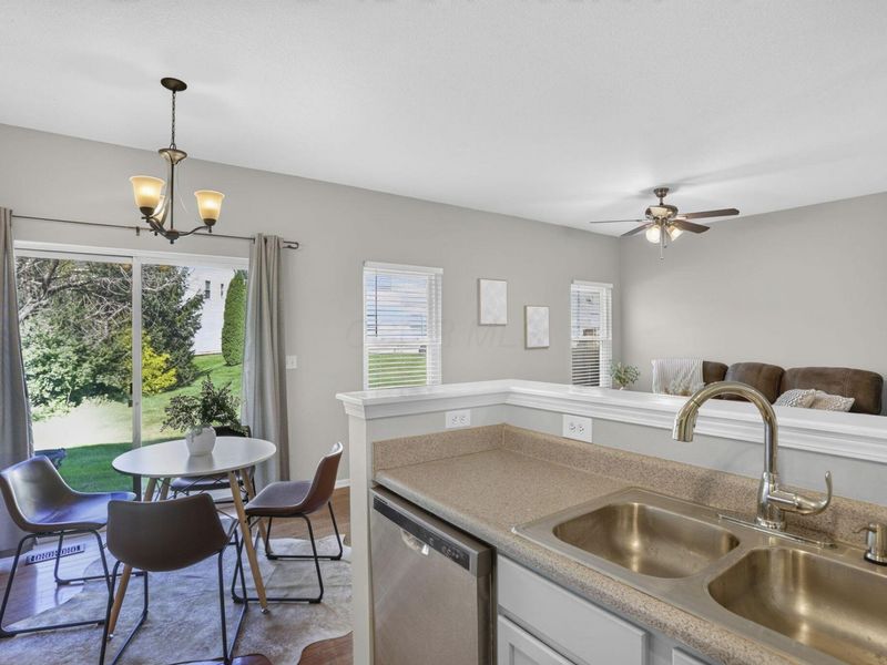 1216 Green Drive, Unit 605, Gahanna, OH 43230 Photo 13