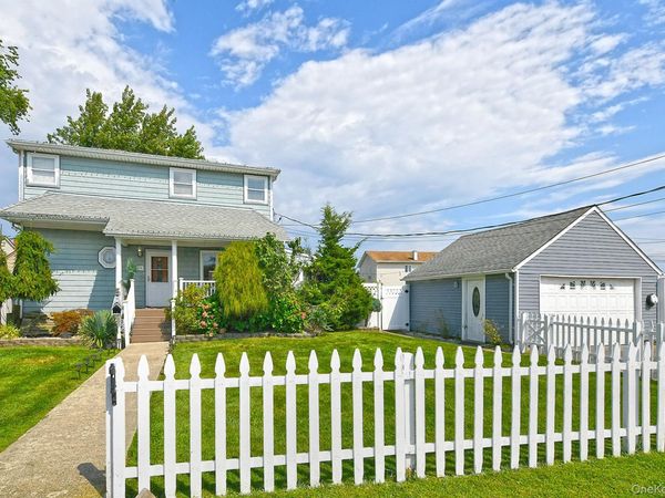 48 Lake Street, Lindenhurst, NY 11757