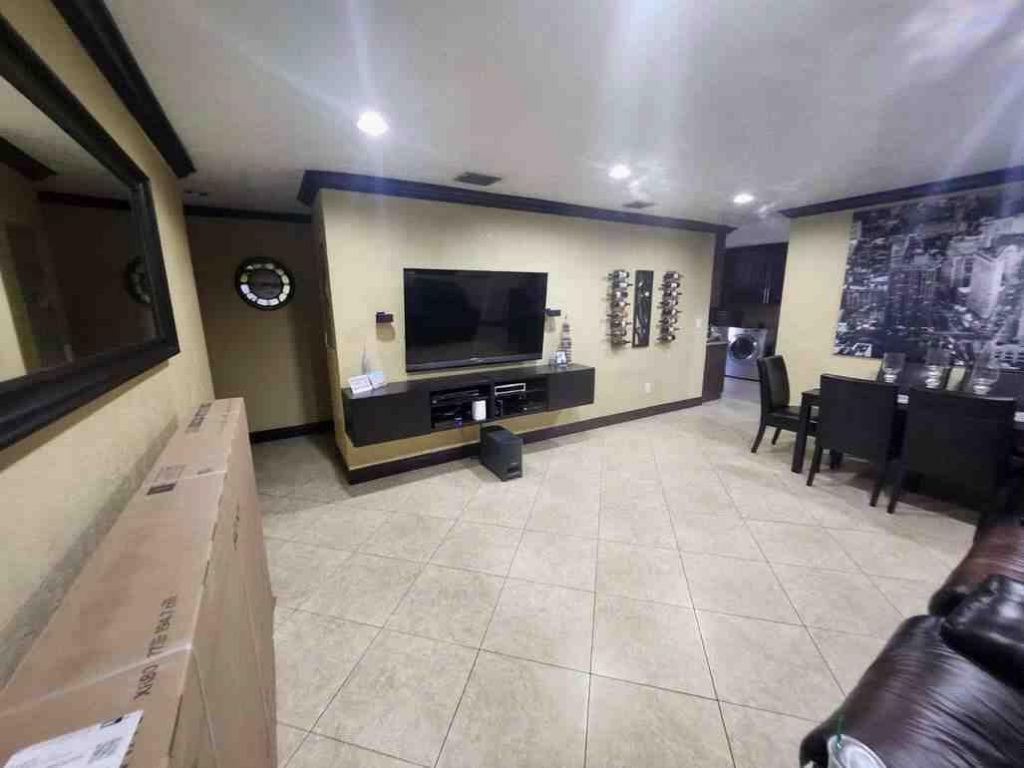 1195 NW 30th Place, Miami, FL 33125 Photo