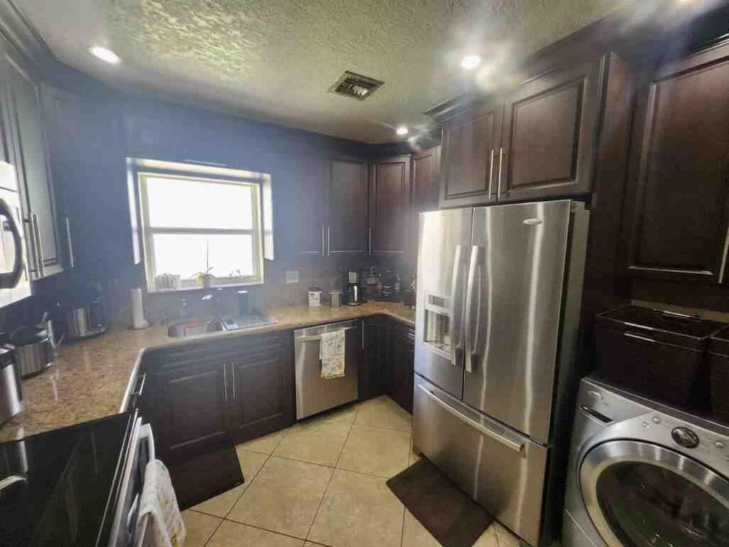 1195 NW 30th Place, Miami, FL 33125 Photo
