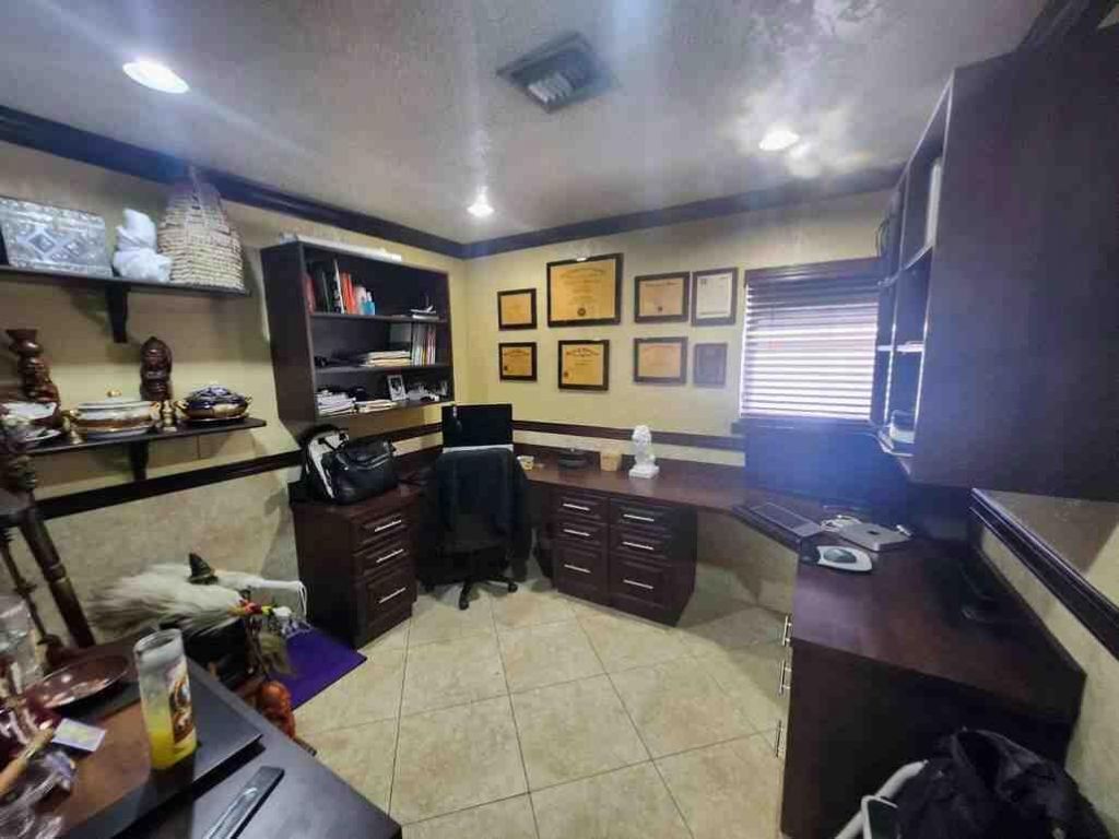 1195 NW 30th Place, Miami, FL 33125 Photo