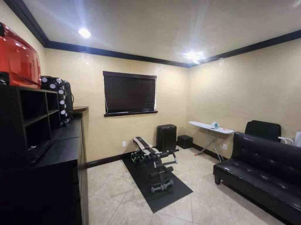 1195 NW 30th Place, Miami, FL 33125 Photo