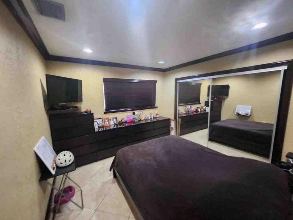 1195 NW 30th Place, Miami, FL 33125 Photo