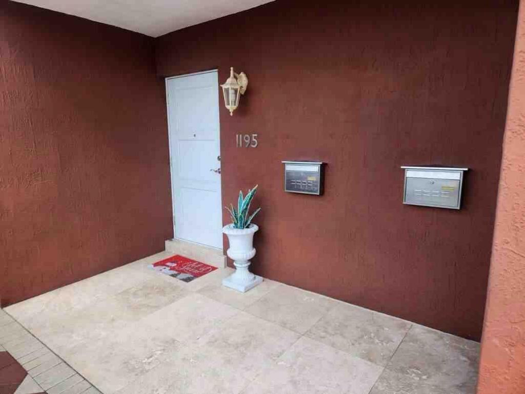 1195 NW 30th Place, Miami, FL 33125 Photo