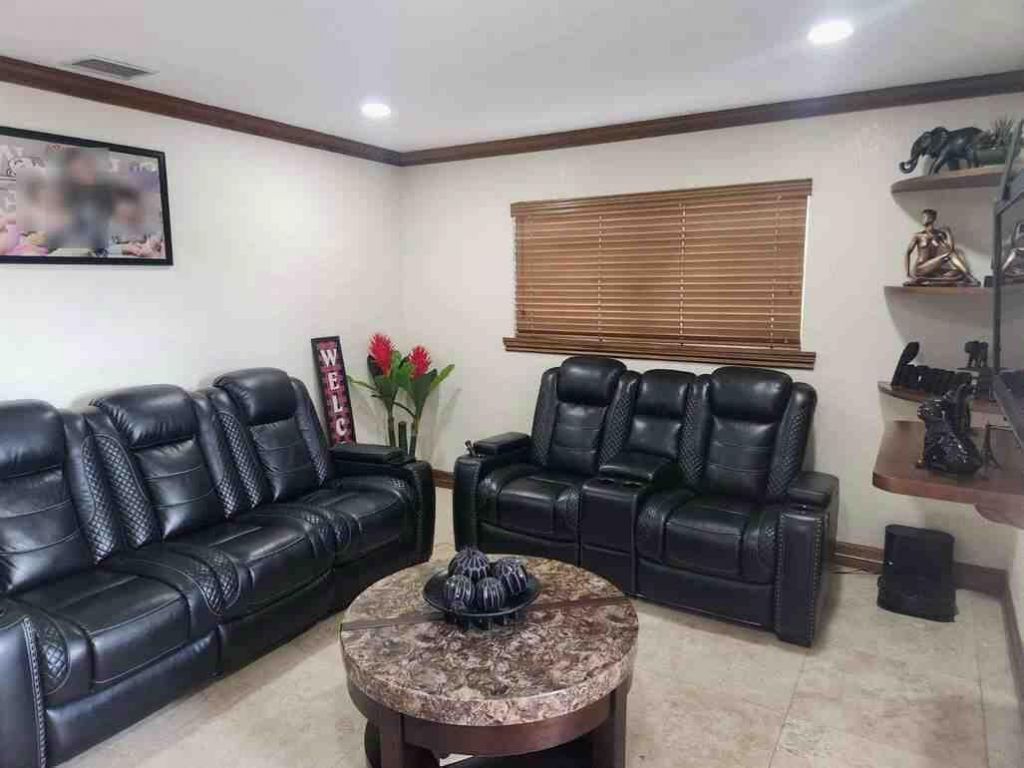 1195 NW 30th Place, Miami, FL 33125 Photo