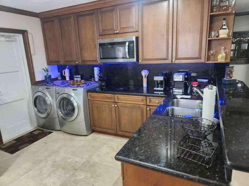 1195 NW 30th Place, Miami, FL 33125 Photo