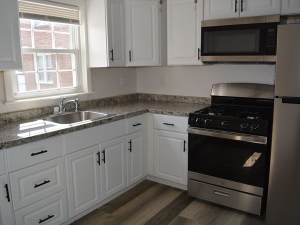 71 Colony Rd, Unit 1B, West Springfield, MA 01089