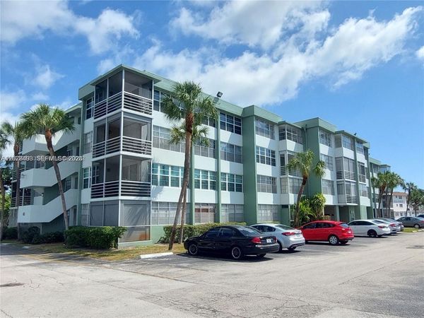 2741 Taft St, Unit 212, Hollywood, FL 33020