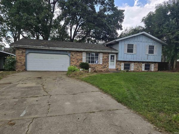 56033 Wynnewood Drive, Osceola, IN 46561