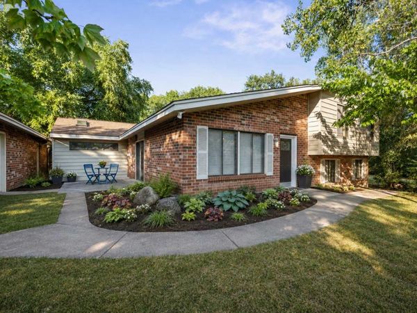 2241 Country Lane, Minnetonka, MN 55305